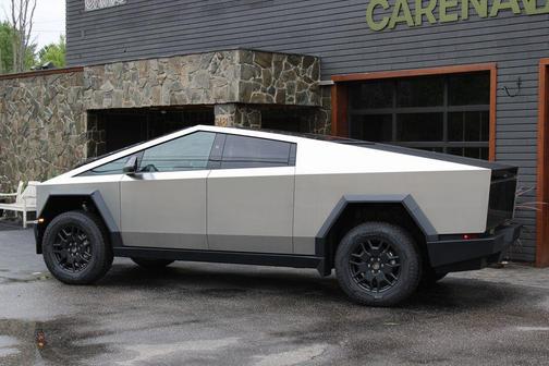 2024 Tesla Cybertruck Cyberbeast