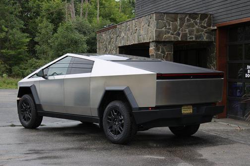 2024 Tesla Cybertruck Cyberbeast