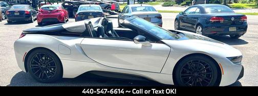 Crystal White Pearl Metallic w/BMW i Frozen Blue 2019 BMW i8 Base