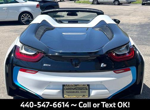 Crystal White Pearl Metallic w/BMW i Frozen Blue 2019 BMW i8 Base