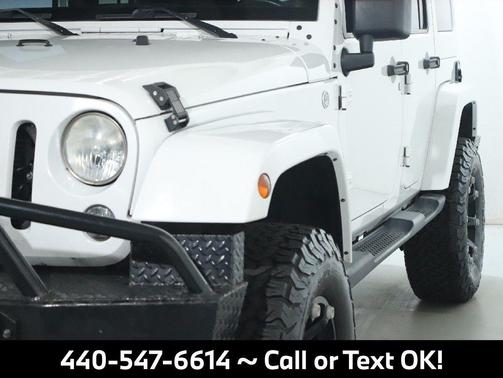Bright White Clearcoat 2014 Jeep Wrangler Unlimited Sahara