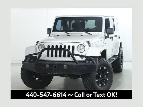 Bright White Clearcoat 2014 Jeep Wrangler Unlimited Sahara