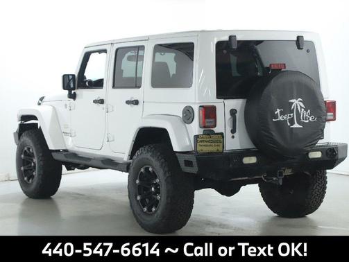 Bright White Clearcoat 2014 Jeep Wrangler Unlimited Sahara