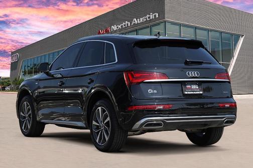 2024 Audi Q5 45 S line quattro Premium