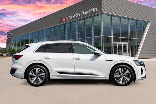 2024 Audi Q8 e-tron Premium