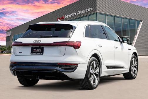 2024 Audi Q8 e-tron Premium