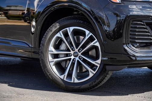 2025 Audi Q7 45 Premium
