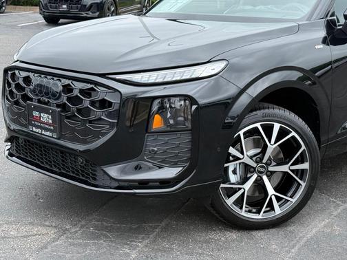 Mythos Black Metallic 2026 Audi Q3 S line