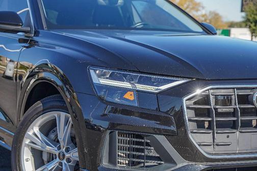 2022 Audi Q8 55 Premium Plus