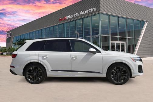 2025 Audi Q7 55 Premium Plus