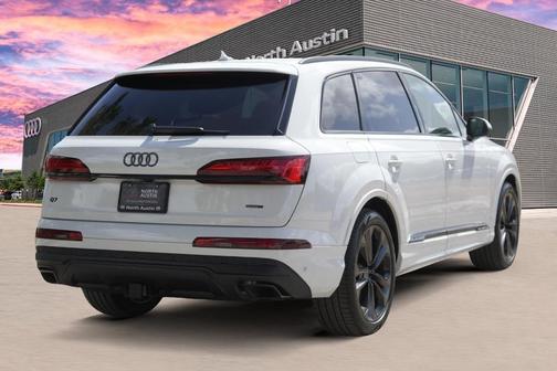 2025 Audi Q7 55 Premium Plus