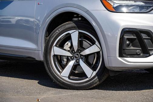 2022 Audi Q5 45 S line quattro Premium
