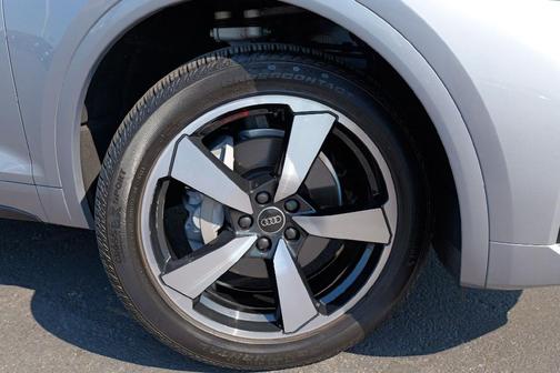 2022 Audi Q5 45 S line quattro Premium