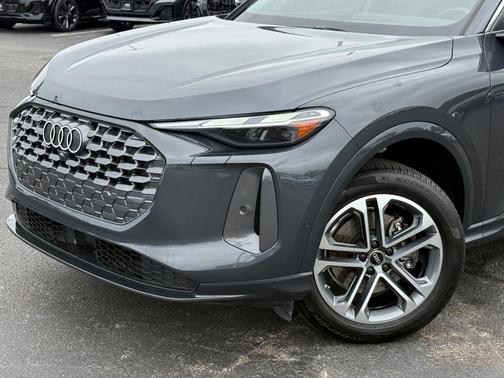 Tambora Gray Metallic 2025 Audi Q5 2.0T quattro Premium