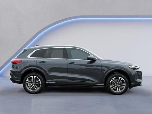 Tambora Gray Metallic 2025 Audi Q5 2.0T quattro Premium