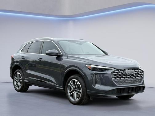 Tambora Gray Metallic 2025 Audi Q5 2.0T quattro Premium