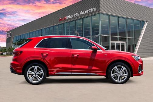 2022 Audi Q3 45 S line Premium