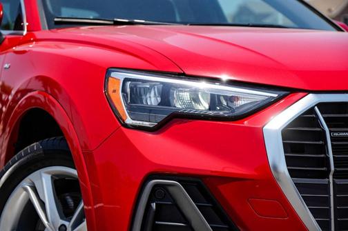 2022 Audi Q3 45 S line Premium