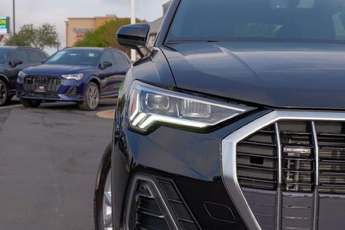 2025 Audi Q3 45 S line Premium