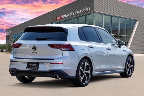 2024 Volkswagen Golf GTI 2.0T SE