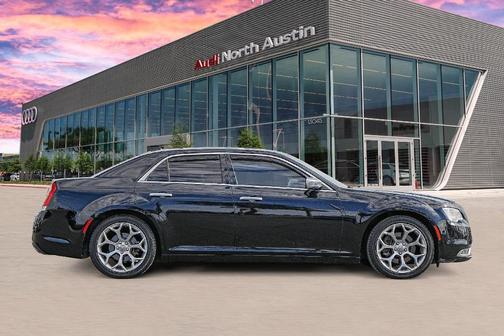 2017 Chrysler 300C Platinum