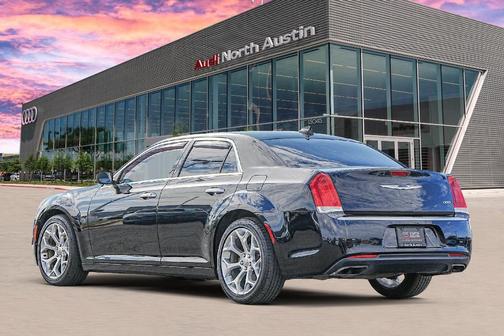 2017 Chrysler 300C Platinum