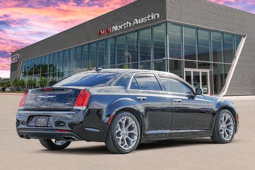 2017 Chrysler 300C Platinum