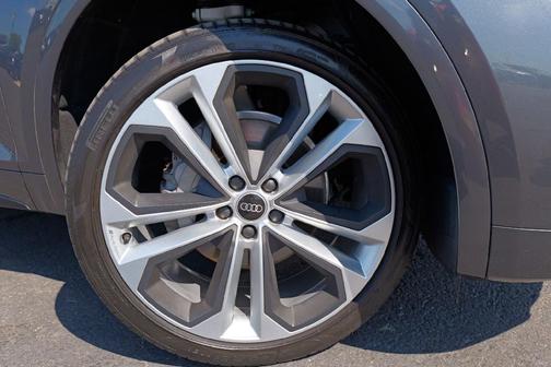 2023 Audi Q5 45 S line Premium Plus