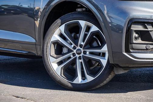 2023 Audi Q5 45 S line Premium Plus