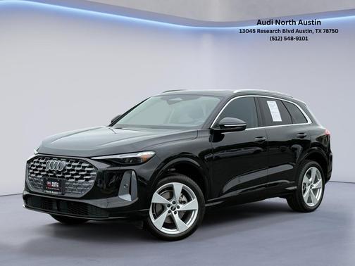 Mythos Black Metallic 2025 Audi Q5 2.0T quattro Premium