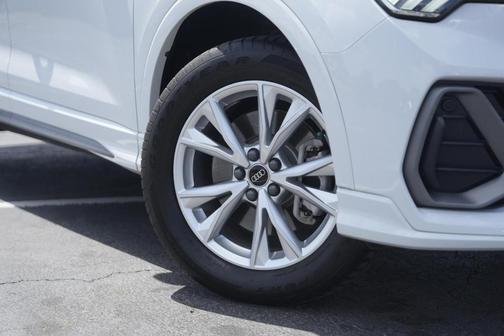 2022 Audi Q3 45 S line Premium
