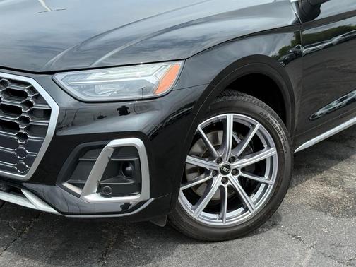 Mythos Black Metallic 2023 Audi SQ5 3.0T Premium Plus