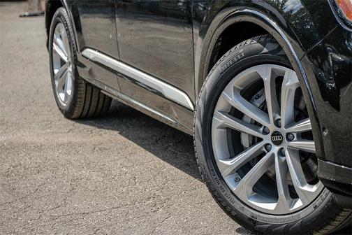 2025 Audi Q7 55 Prestige