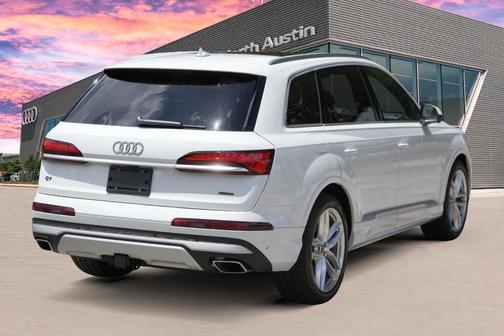 2025 Audi Q7 55 Premium Plus