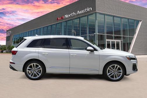 2025 Audi Q7 55 Premium Plus