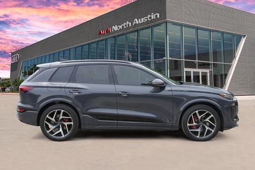 2025 Audi SQ6 e-tron Premium