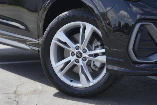 2024 Audi Q3 45 S line Premium