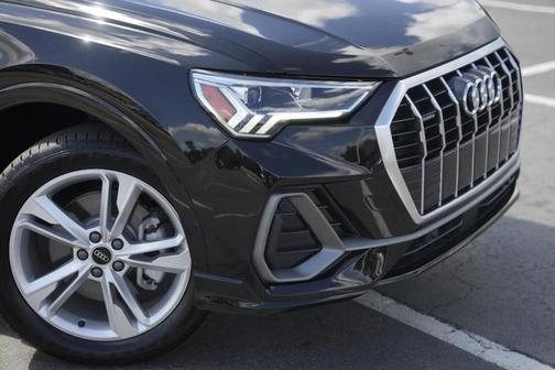 2024 Audi Q3 45 S line Premium