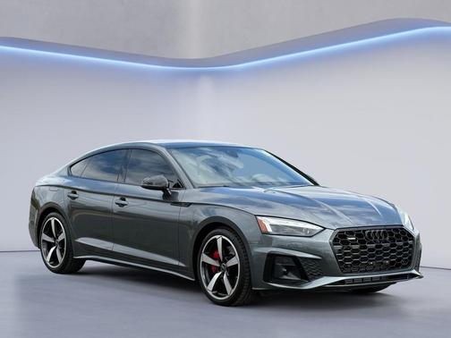 Daytona Gray Pearl Effect 2023 Audi A5 Sportback 45 S Line Prestige