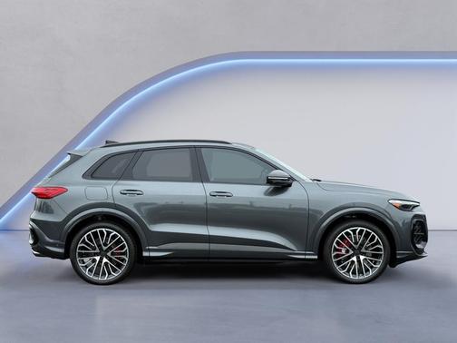 Daytona Gray Metallic 2026 Audi SQ5 3.0T Prestige