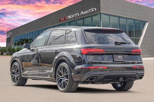 2025 Audi Q7 55 Premium
