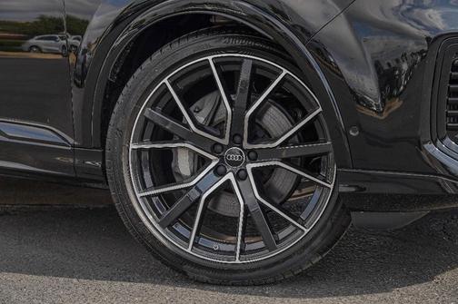 2025 Audi Q7 55 Premium