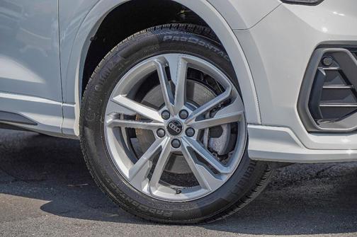 2024 Audi Q3 45 S line Premium