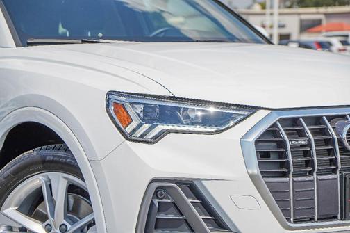 2024 Audi Q3 45 S line Premium