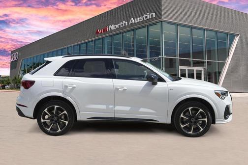 2025 Audi Q3 45 S line Premium