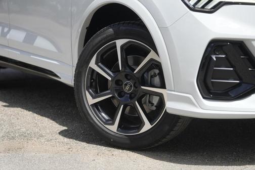 2025 Audi Q3 45 S line Premium
