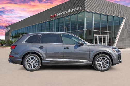 2025 Audi Q7 55 Premium