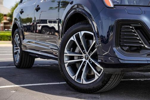 2025 Audi Q7 45 Premium Plus