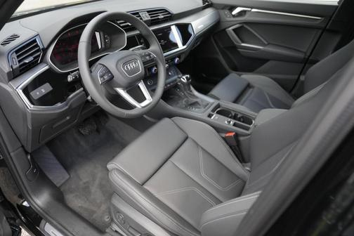 2025 Audi Q3 45 S line Premium