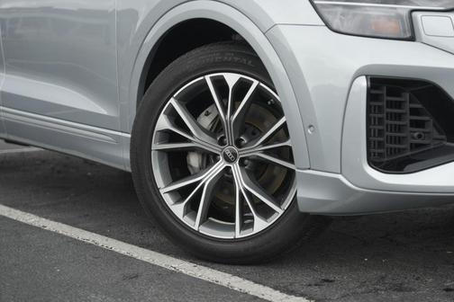 2024 Audi Q8 55 Premium